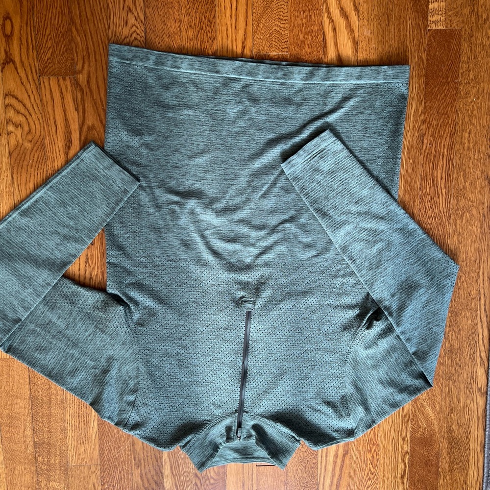 lululemon athletica Long Sleeve Tee - Green